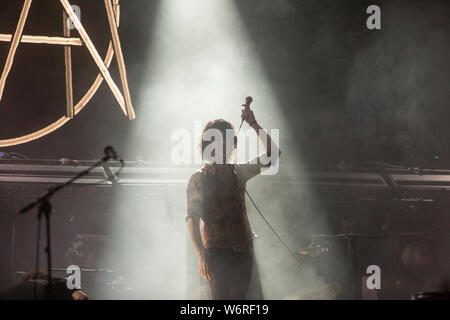 17 juillet 2019, Rome (Italie) : le chanteur italien Motta joue live au Festival des fleurs Banque D'Images