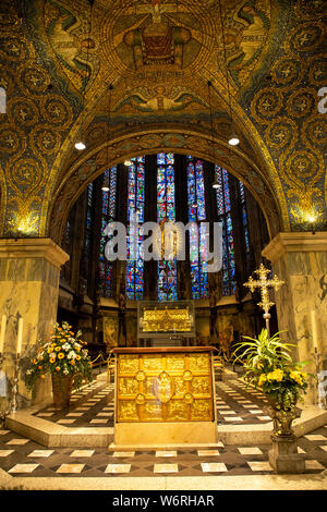 Cathédrale d'Aix, Aix-la-Chapelle cathédrale ou Aix-la-Chapelle, Marienkirche Madonna du saint rosaire dans l'abside de la choeur gothique Banque D'Images