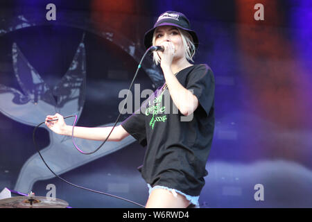 DARLINGTON, en Angleterre, 2 août Nina Nesbitt en prestation au Darlington Arena, Darlington, Durham County le vendredi 2 août 2019. (Crédit : Mark Fletcher | MI News) Banque D'Images