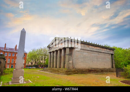 Liverpool, Royaume-Uni - 16 mai 2018 : Ancien Chaple de Saint Jame's Cemetery par John Foster de la cathédrale de Liverpool, l'Oratoire mémorial du 19e siècle maisons sculptu Banque D'Images