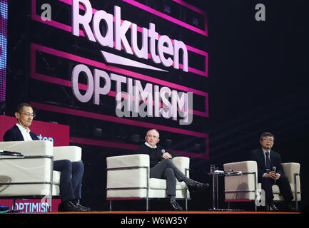 Yokohama, Japon. 2 Août, 2019. (L-R) de l'Université de Kyoto, professeur et lauréat du prix Nobel Shinya Yamanaka, fondateur et PDG d'Ellison Institute de l'USC David Agus et chef scientifique et chercheur principal du programme d'imagerie moléculaire du U.S. National Cancer Centre Hisataka Kobayashi des entretiens à une discussion de groupe 'Medical frontières de traitement du cancer à l' e-commerce japonais Rakuten Giant's business conference 'Rakuten optimisme 2019' dans la banlieue de Tokyo, Yokohama, le vendredi 2 août 2019. Credit : Yoshio Tsunoda/AFLO/Alamy Live News Banque D'Images