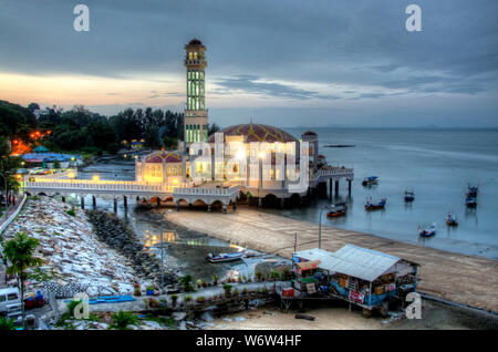 Le Penang mosquée flottante dans Tanjong Bungah Banque D'Images