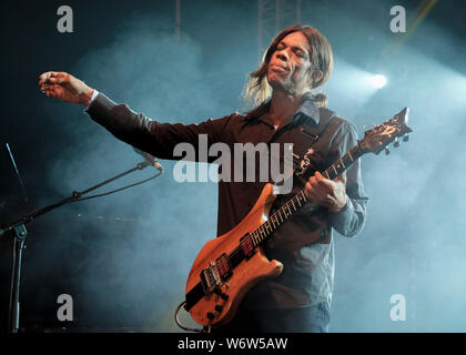Wickham, UK. 09Th Aug 2019. Reno Jazz Festival award winner Stanley Jordan, jazz fusion américain chanteur auteur-compositeur guitariste et pianiste, il se produit sur scène à Wickham festival le jour 2 de Wickham, Hampshire. Credit : SOPA/Alamy Images Limited Live News Banque D'Images