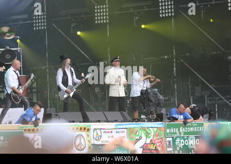 Nowy, Polen, 2 août 2019, le groupe Hunter sur la scène principale.25. Pol'et'Rock Festival est le plus grand festival non commerciaux en Europe. Cette année, le festival aura lieu le 3 août dans la ville de Kostrzyn nad Odra dans l'ouest de la Pologne. Banque D'Images