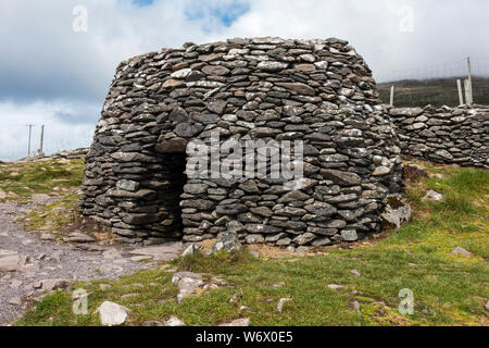 Caher Conor Beehive Huts à Fahan sur la péninsule de Dingle, comté de Kerry, Irlande Banque D'Images
