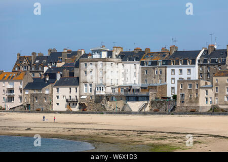 Vue sur la vieille ville de Saint Malo, Bretagne, France Banque D'Images