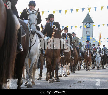 L'ECOSSE , Scottish Borders Lauder , , le Berwickshire , UK, Royaume-Uni. Août 2019 3ème circonscription commune. 2019 Lauder Le point culminant de la commune de Lauder, semaine d'équitation de Lauder 'Cornet' Christopher Purves est chargé de diriger un défilé d'environ 400 cents chevaux sur un tour de la frontière communes frontières, portant le drapeau et les couleurs des villes le long de la ride. Phil Pic Wilkinson / Alamy Live News Banque D'Images