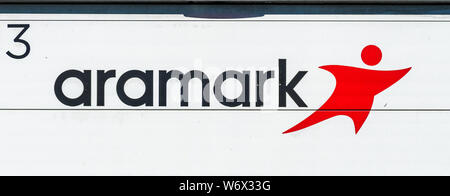 1 août, 2019 Sunnyvale / CA / USA - signe d'Aramark affichée sur l'un des véhicules faisant une livraison ; Aramark Corporation est un service alimentaire, fa Banque D'Images