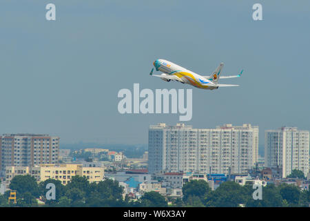 Saigon, Vietnam - Jul 13, 2019. Nok Air Boeing 737-800 le décollage de l'aéroport Tan Son Nhat (SGN). Banque D'Images