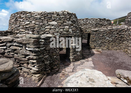 Caher Conor Beehive Huts à Fahan sur la péninsule de Dingle, comté de Kerry, Irlande Banque D'Images