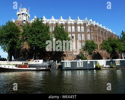 La maison d'expédition (Scheepvaarthuis), un bâtiment à l'extrémité ouest de l'Waalseiland près d'Amsterdam Harbour Banque D'Images