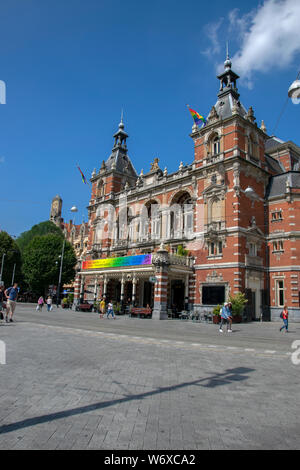 L'extérieur de l'immeuble au Stadsschouwburg Amsterdam The Netherlands 2019 Au cours de la Gay Pride Banque D'Images