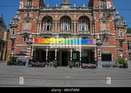Stadsschouwburg Bâtiment à Amsterdam aux Pays-Bas en 2019 au cours de la Gay Pride Banque D'Images