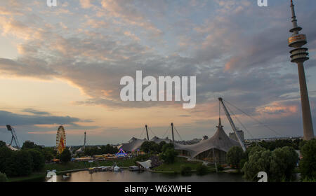 Vue panoramique de l'Olympa Park au coucher du soleil Banque D'Images