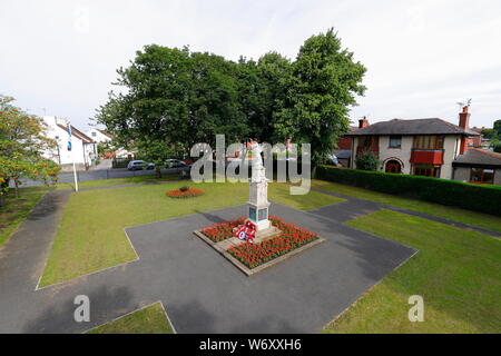 Kippax War Memorial sur High Street, dans Kippax, Leeds, West Yorkshire. Banque D'Images