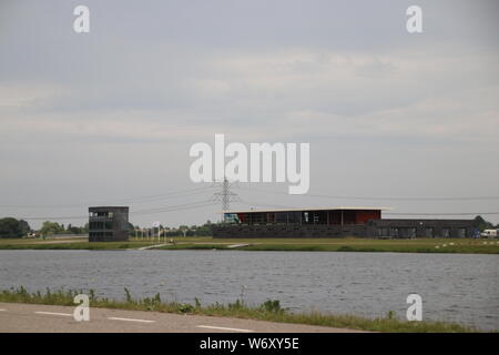 Ligne d'arrivée à l'établissement d'aviron dans Willem-Alexanderbaan nommé Zevenhuizen près de Rotterdam aux Pays-Bas. Banque D'Images