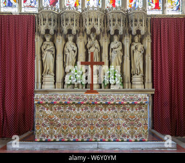 Eglise de Saint Mary, Berkeley, Gloucestershire, England, UK-autel avec retable 1881 Banque D'Images