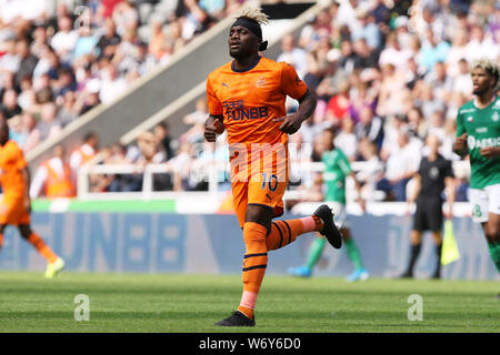 NEWCASTLE Upon Tyne, Angleterre. 3 août Newcastle United's Allan Saint-Maximin durant la pré-saison match amical entre Newcastle United et l'AS Saint-Etienne à St James Park, Newcastle Le samedi 3 août 2019. (Crédit : Steven Hadlow | MI News) Credit : MI News & Sport /Alamy Live News Banque D'Images