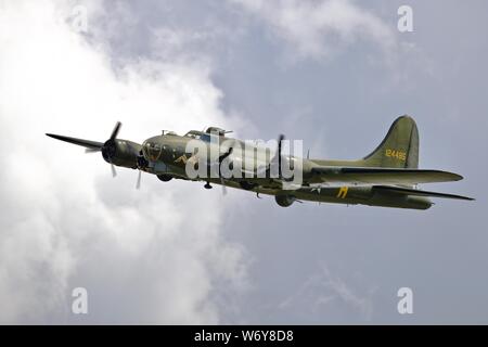 Boeing B-17G Flying Fortress 'B' à l'allié militaire Shuttleworth Bourget sur le 7 juillet 2019 Banque D'Images