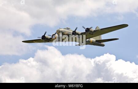 Boeing B-17G Flying Fortress 'B' à l'allié militaire Shuttleworth Bourget sur le 7 juillet 2019 Banque D'Images