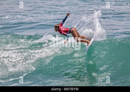 Keala Tomoda-Bannert d'Hawaii participe à l'US Open de Surf Vans 2019 Banque D'Images