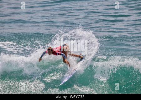 Keala Tomoda-Bannert d'Hawaii participe à l'US Open de Surf Vans 2019 Banque D'Images