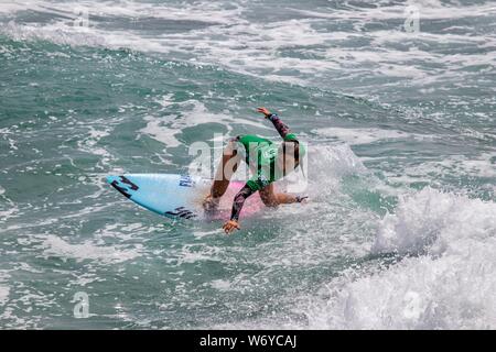 Shino Matsuda du Japon participe à l'US Open de Surf Vans 2019 Banque D'Images