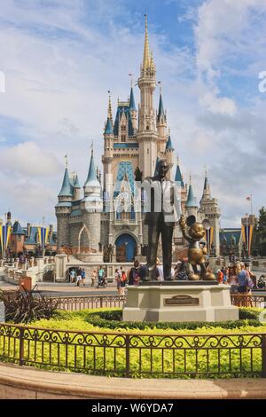 DisneyWorld, en Floride, aux États-Unis. Le Château de Cendrillon dans l'endroit le plus heureux sur terre. ©Natasha Camilleri Banque D'Images