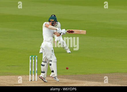 Birmingham, UK. 06Th Aug 2019. Travis, chef de l'Australie pendant 3 journée au bâton du 1er test match Cendres Specsavers, au terrain de cricket d'Edgbaston, Birmingham, UK Crédit : España/Alamy Live News Banque D'Images