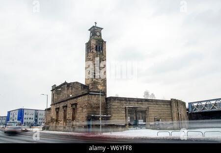 GLASGOW, ÉCOSSE - 3 mars 2018 : une longue exposition du chemin Caledonia église libre dans l'Gorbals au cours de la bête de l'Est storm. Banque D'Images