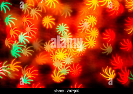 La forme des feuilles marrons blur bokeh abstract background. Banque D'Images