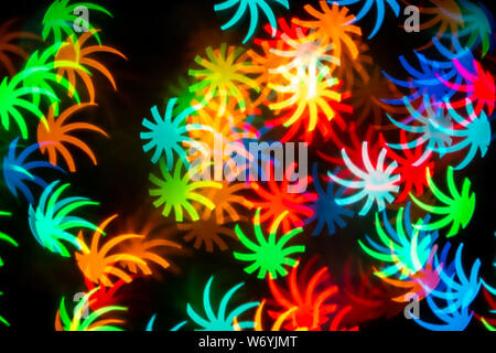 La forme des feuilles marrons blur bokeh abstract background. Banque D'Images