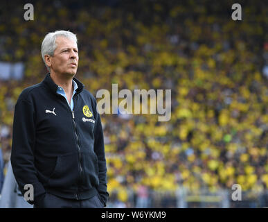 Dortmund, Allemagne. 06Th Aug 2019. Soccer : DFL Supercup, Borussia Dortmund - Bayern Munich en parc Signal Iduna. Dortmund entraîneur Lucien Favre est en attente pour que la partie commence. Credit : Marius Becker/dpa/Alamy Live News Banque D'Images