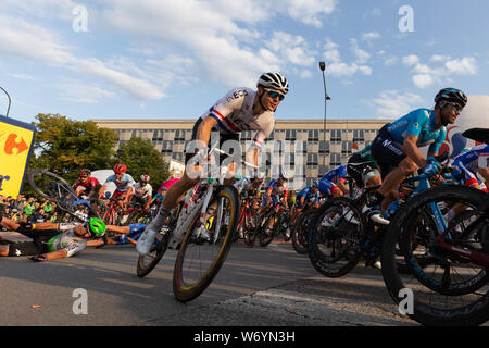 Cracovie, Pologne, le 3 août 2019, Mark Cavendish crash lors de première étape de Tour de Pologne - UCI World Tour à vélo. Credit : Przemek Szatkowski Banque D'Images