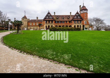 Palais Miramar à San Sebastian a été construit au 19ème siècle par la famille royale d'Espagne et a été la résidence favorite de la reine Maria Cristina, Count Basque Banque D'Images