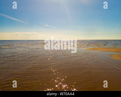 Le front de mer en été sur Santonen Beach sur l'île de Hailuoto, Finlande Banque D'Images