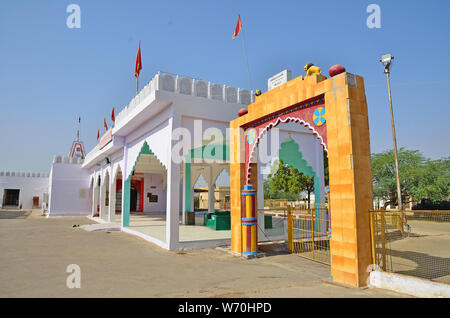 Temple Tanot Mata près de la frontière Indo-Pak, Tanot, Jaisalmer, Rajasthan, Inde Banque D'Images