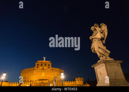 Roma, Italie. 06Th Aug 2019. Voir d'un nouveau système d'éclairage de Castel Sant'Angelo à Rome Crédit : Matteo Nardone/Pacific Press/Alamy Live News Banque D'Images