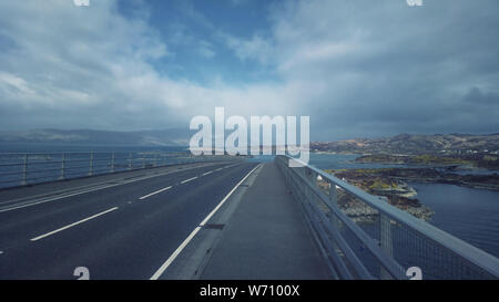 Vue de Skye Road Bridge, Ecosse Banque D'Images