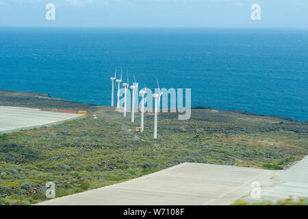 Usine éolienne Gare à Tenerife, Espagne. Celui de la sécurité et de l'énergie. Banque D'Images