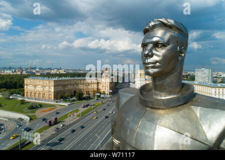 Moscou, Russie - le 22 juillet 2019 : Vue aérienne de Youri Gagarine monument situé sur 3068 m2 sur un jour d'été ensoleillé Banque D'Images