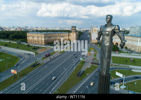 Moscou, Russie - le 22 juillet 2019 : Vue aérienne de Youri Gagarine monument situé sur 3068 m2 sur un jour d'été ensoleillé Banque D'Images