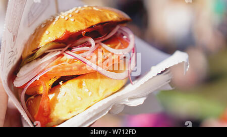 Hamburgers de food sur cuisine ouverte internationale événement festival de l'alimentation de rue Banque D'Images