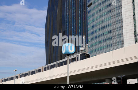 Un moderne train métro ligne U1 Uno City Vienna Autriche Banque D'Images