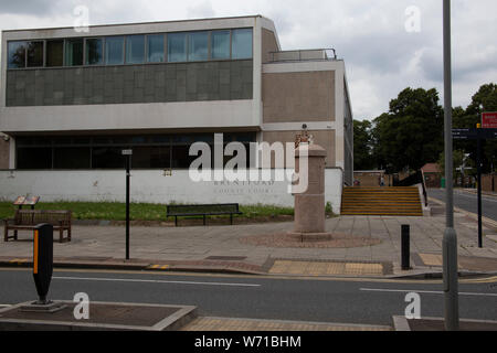 Un mémorial à la bataille de Brentford en dehors de la cour de comté sur Brentford High Street, Brentford, Middlesex, London UK Banque D'Images