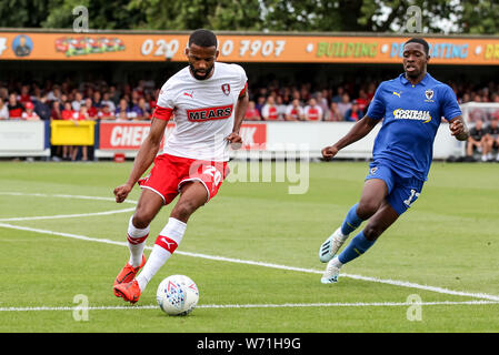 Kingston, au Royaume-Uni. 06Th Aug 2019. Michael Ihiekwe de Rotherham Utd est contestée par Michael Folivi de l'AFC Wimbledon au cours de l'EFL Sky Bet League 1 match entre l'AFC Wimbledon et Rotherham United au Cherry Red Records Stadium, Kingston, en Angleterre, le 3 août 2019. Photo de Ken d'Étincelles. Usage éditorial uniquement, licence requise pour un usage commercial. Aucune utilisation de pari, de jeux ou d'un seul club/ligue/dvd publications. Credit : UK Sports Photos Ltd/Alamy Live News Banque D'Images