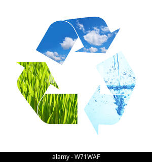 Illustration de la nature symbole de recyclage des éléments, de l'herbe bien verte, ciel bleu et l'eau isolé sur fond blanc Banque D'Images