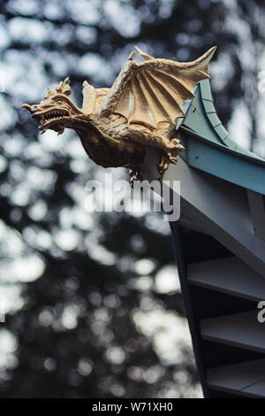 Détail Dragon d'or du pont chinois à Dumfries House, Cumnock, Ayrshire, Écosse Banque D'Images