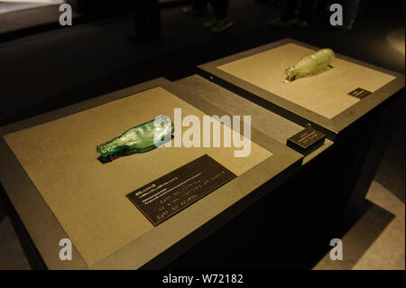 Toucher visite de Hiroshima Peace Park bien sjows tragédie des victimes ont subi d'armes nucléaires (Hibakusaha), Japon Novembre 2018 Banque D'Images