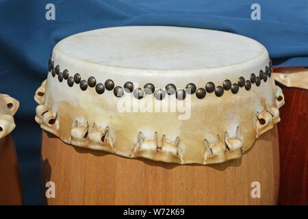 Close up de la peau en cuir haut de soi-disant 'japonais traditionnel Nagado instrument musique percussion' Banque D'Images